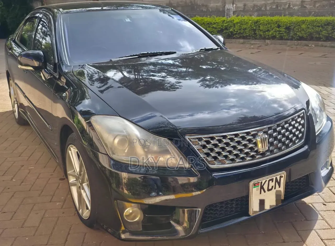 Toyota Crown 2010 Black