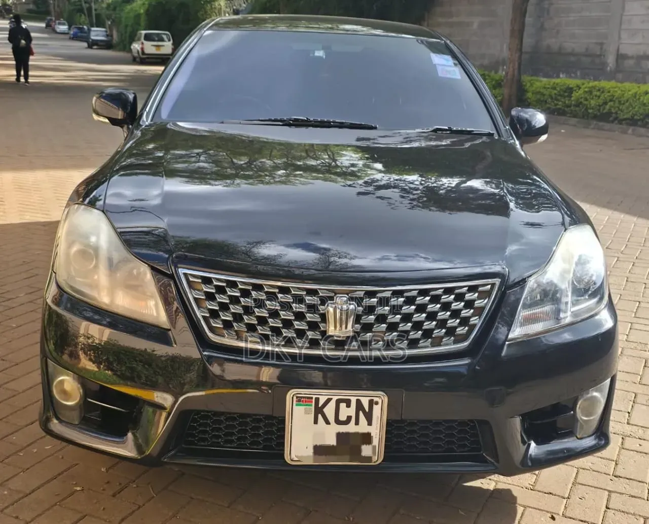 Toyota Crown 2010 Black