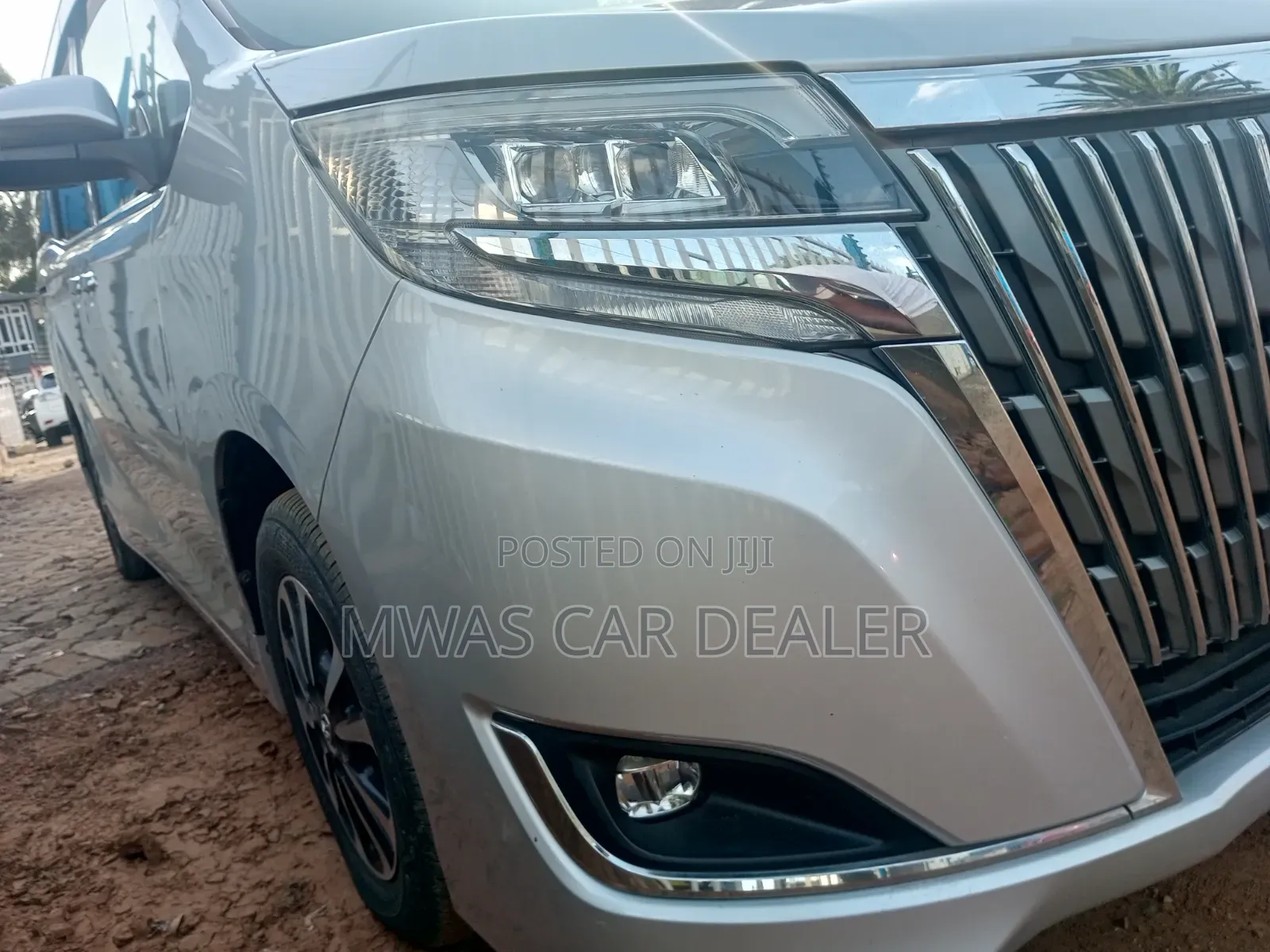 Toyota Esquire 2018 Silver