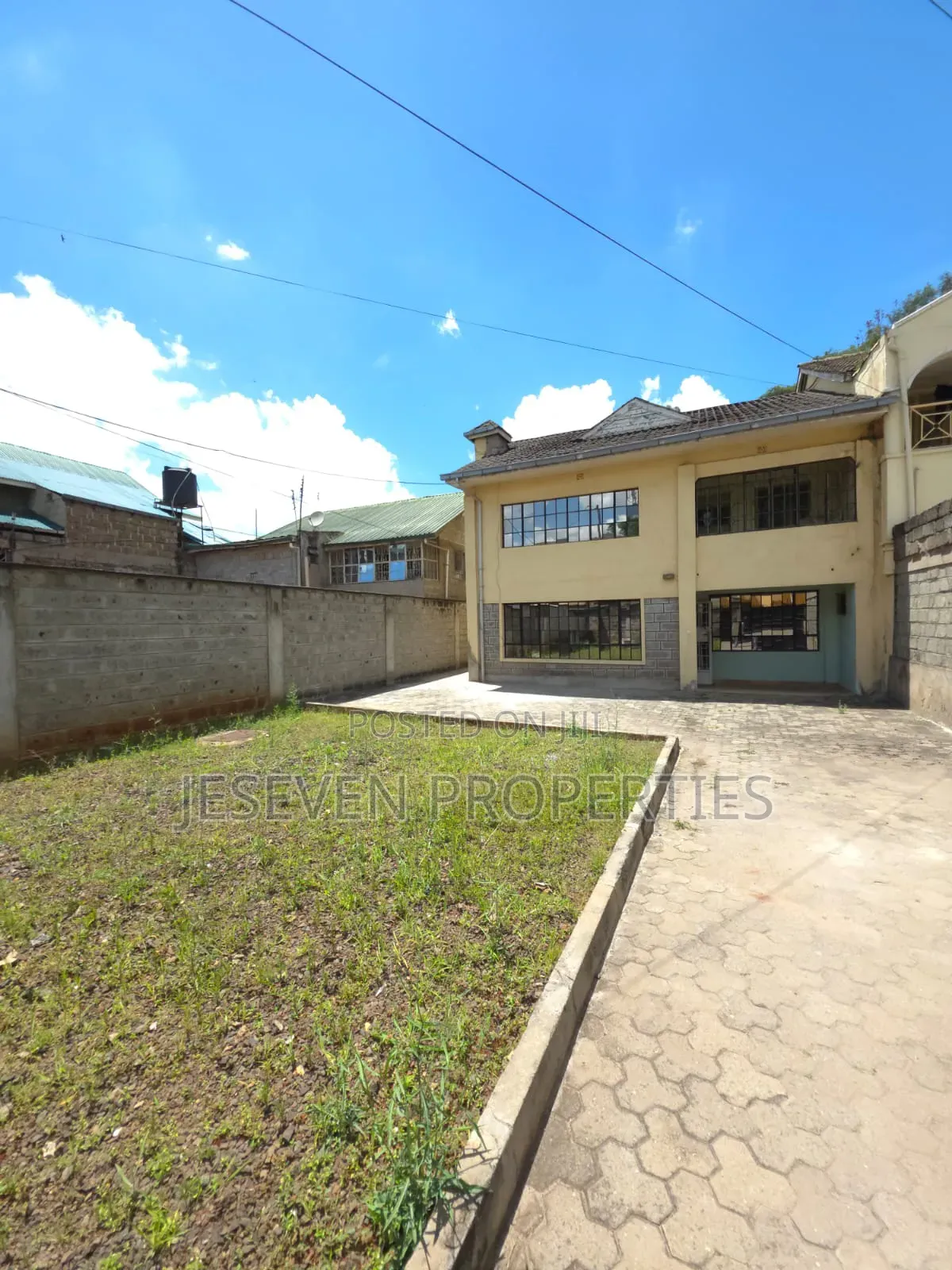 5bdrm Maisonette in South B for rent