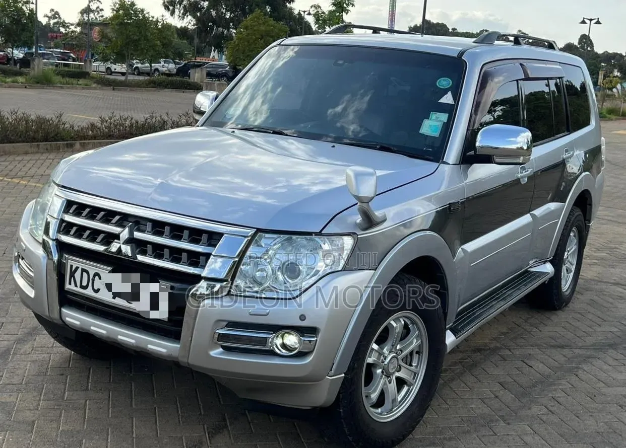 Mitsubishi Pajero 2015 Silver