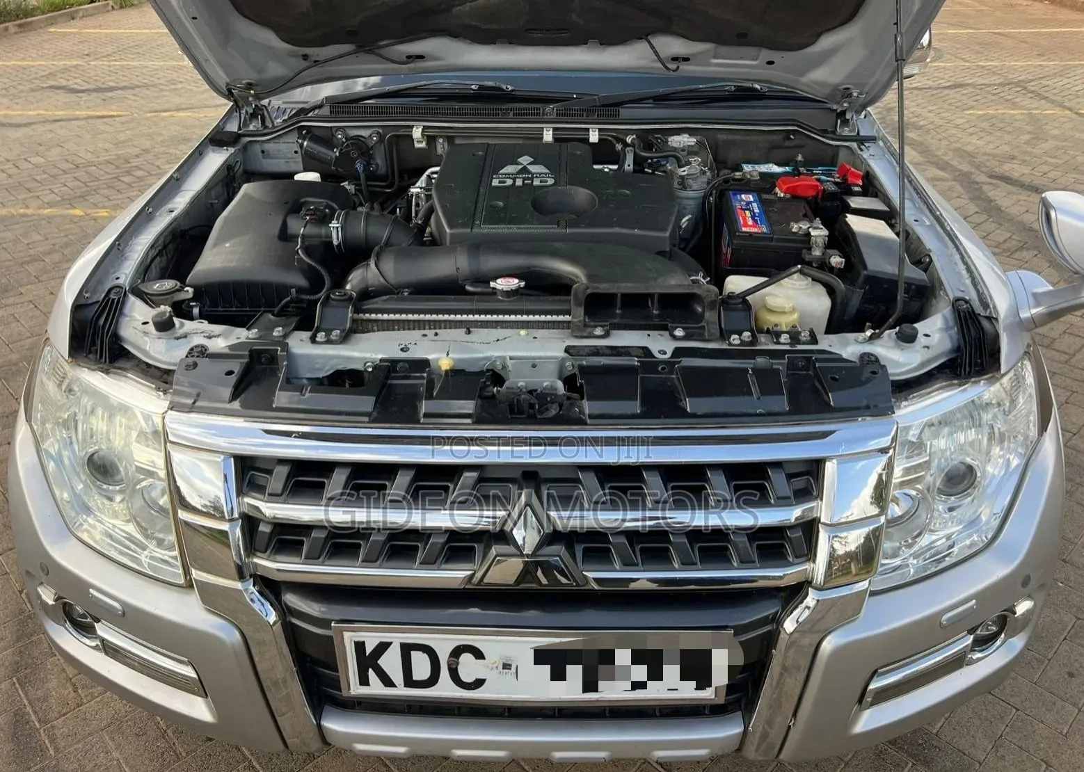 Mitsubishi Pajero 2015 Silver