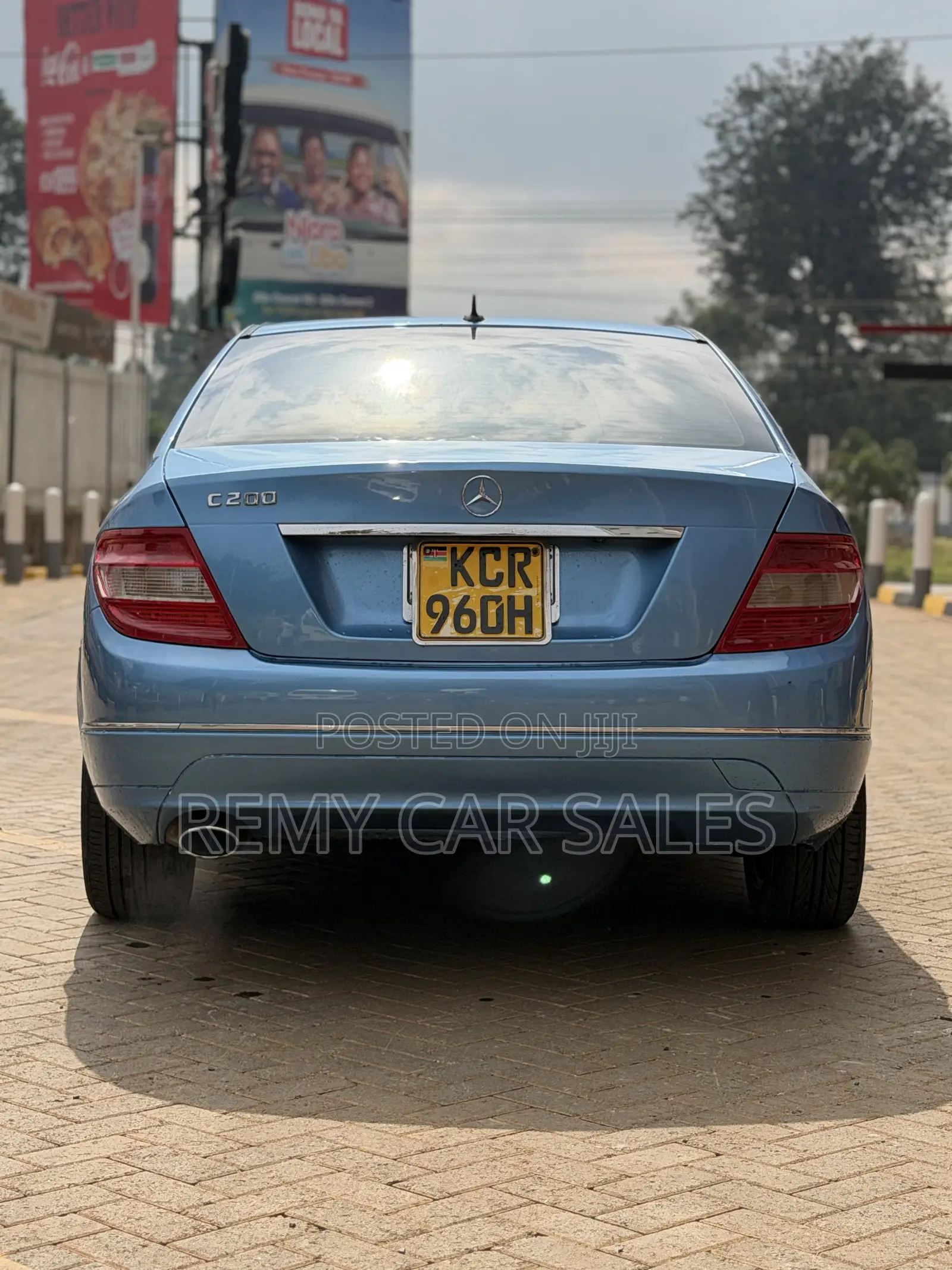 Mercedes-Benz C200 2011 Blue