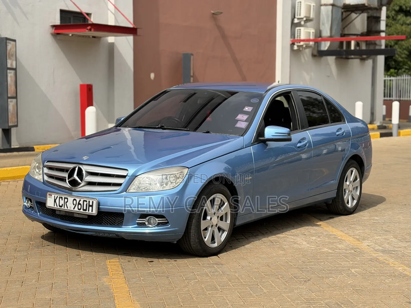 Mercedes-Benz C200 2011 Blue
