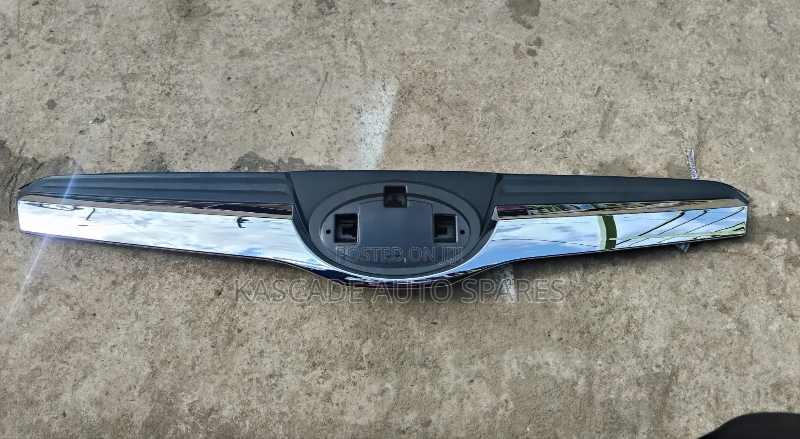 Front Grill/Grill Moulding/Upper Grill Subaru Forester Sj5/SJG/ Sk