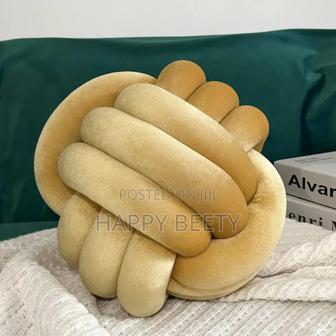 30 Cm Hand Wooven Soft Knot Ball Pillows for Living Room