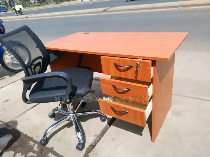 Compact 1m Study Desk Nairobi – Perfect for Small Spaces