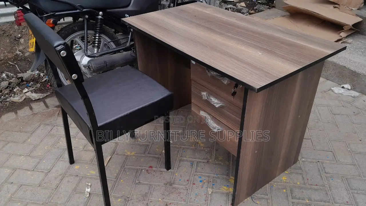 Student Study Desk 1m Nairobi – Comfortable Learning Setup