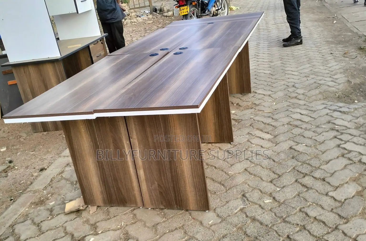 Large Conference Table Nairobi – Elegant Boardroom Furniture