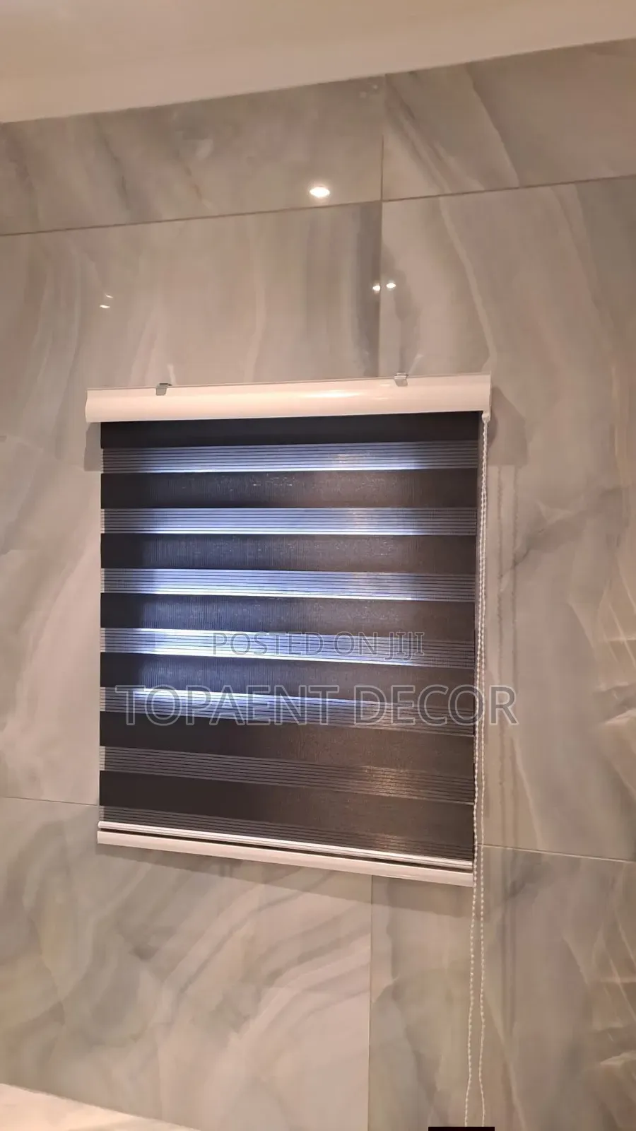 Block Harsh Sunlight With Horizontal Office Window Blinds