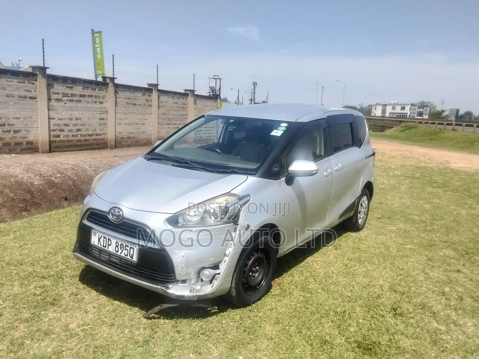 Toyota Sienta 2017 Silver