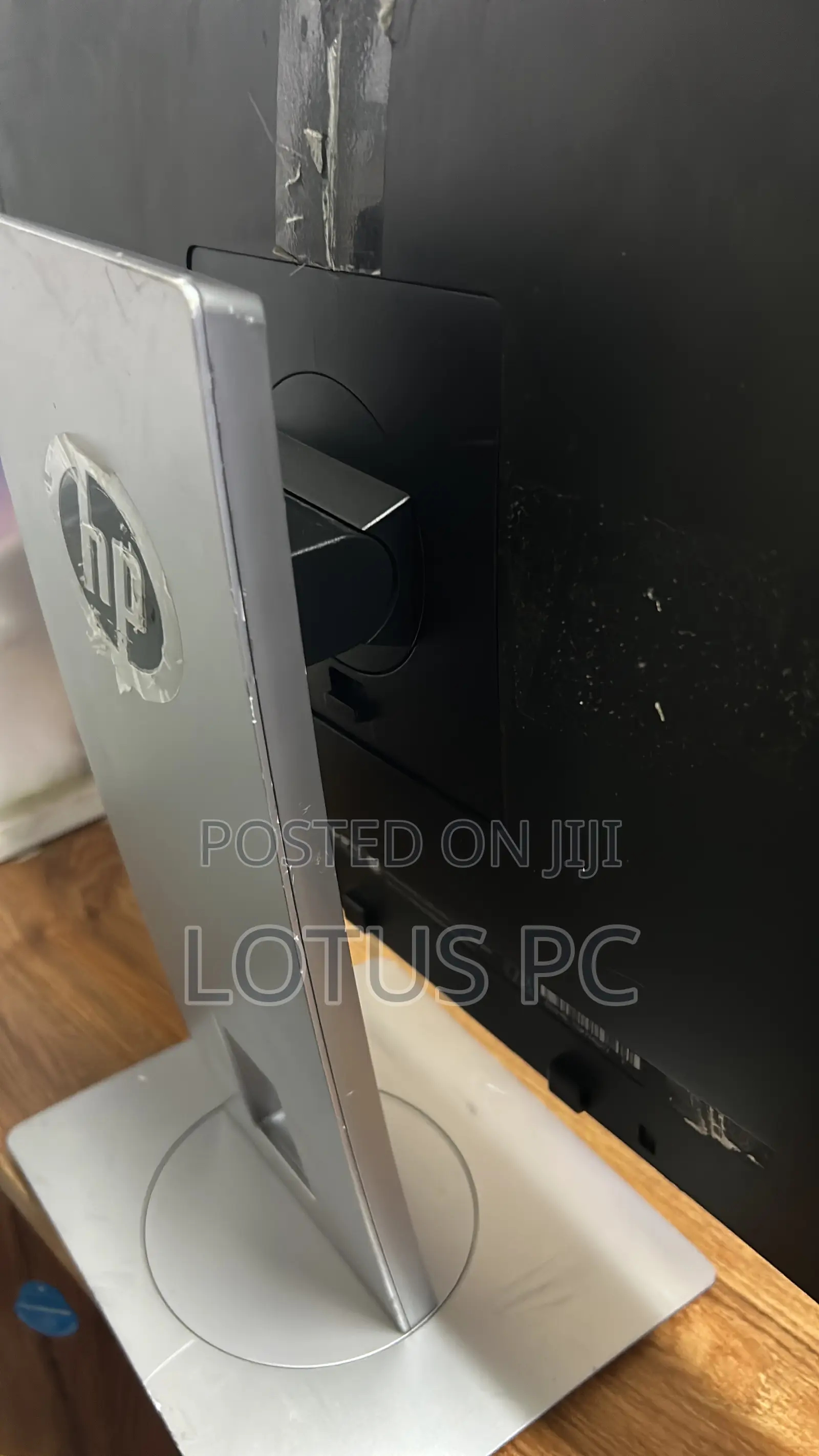 27”Inch Monitor Edge to Edge