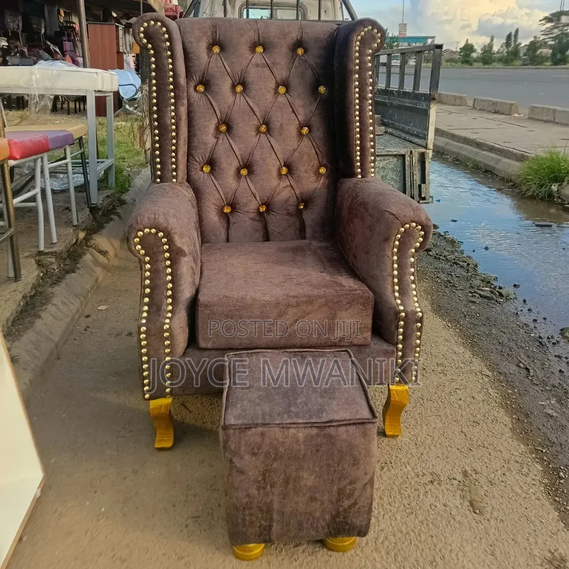 Pedicure Seat and a Pouf, Brown 