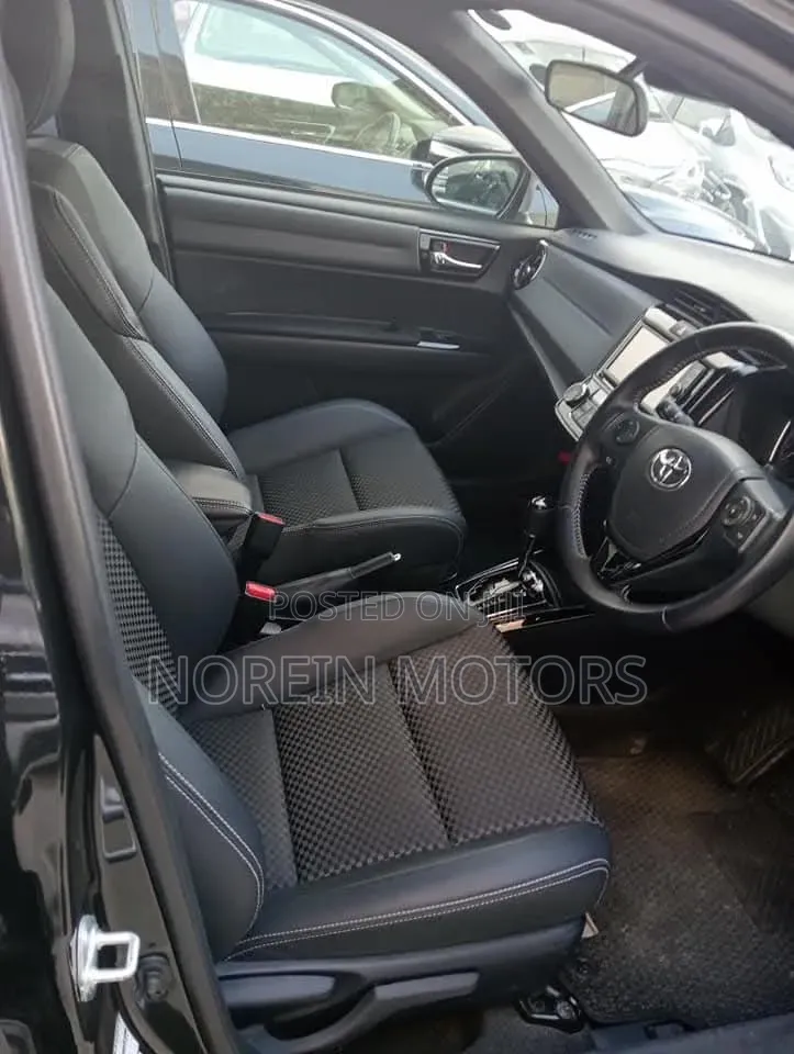 Toyota Corolla Fielder 1.5 Hybrid FWD 2019 Matt Black