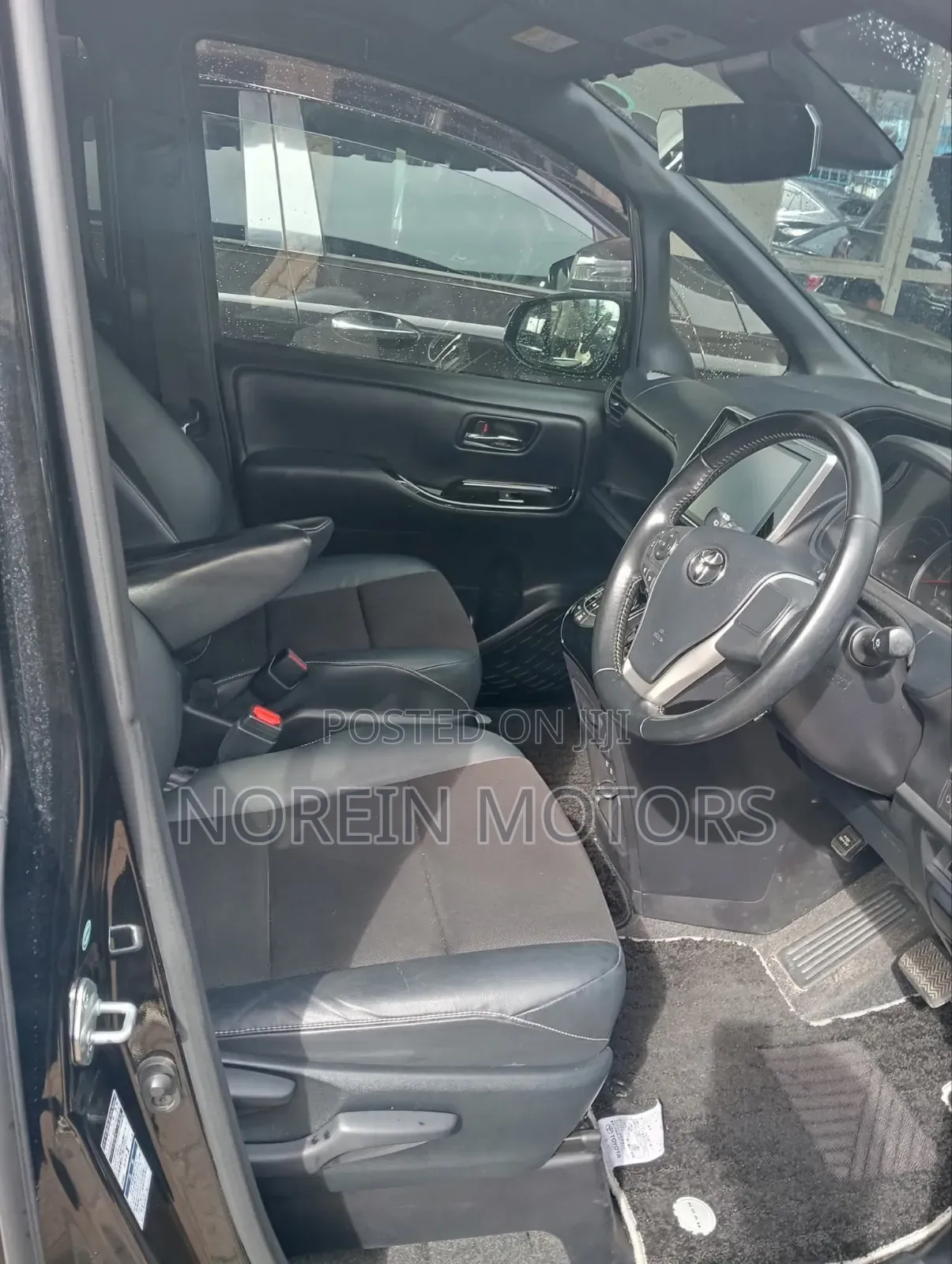 Toyota Noah 2019