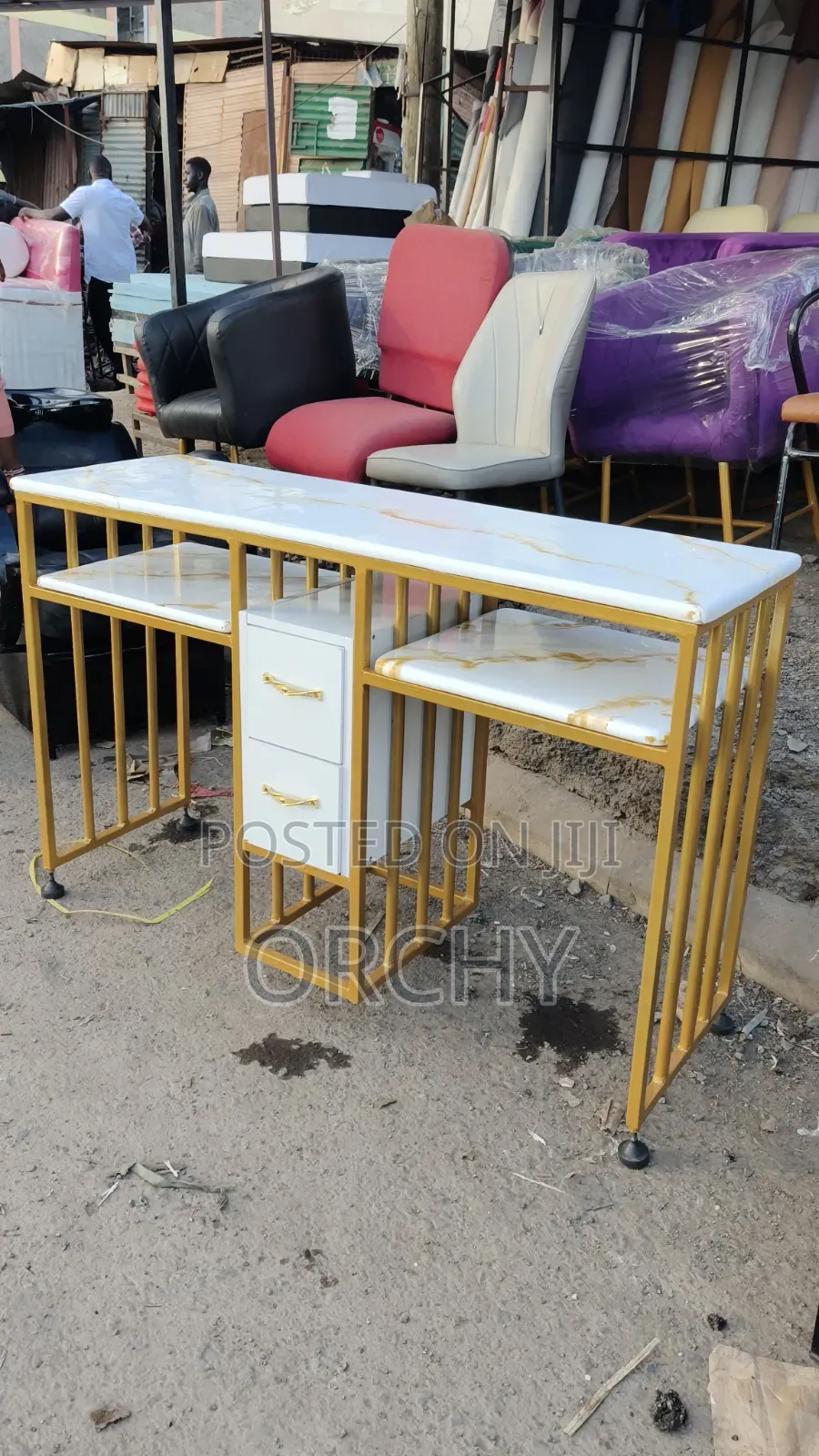 5ft Golden Manicure Table