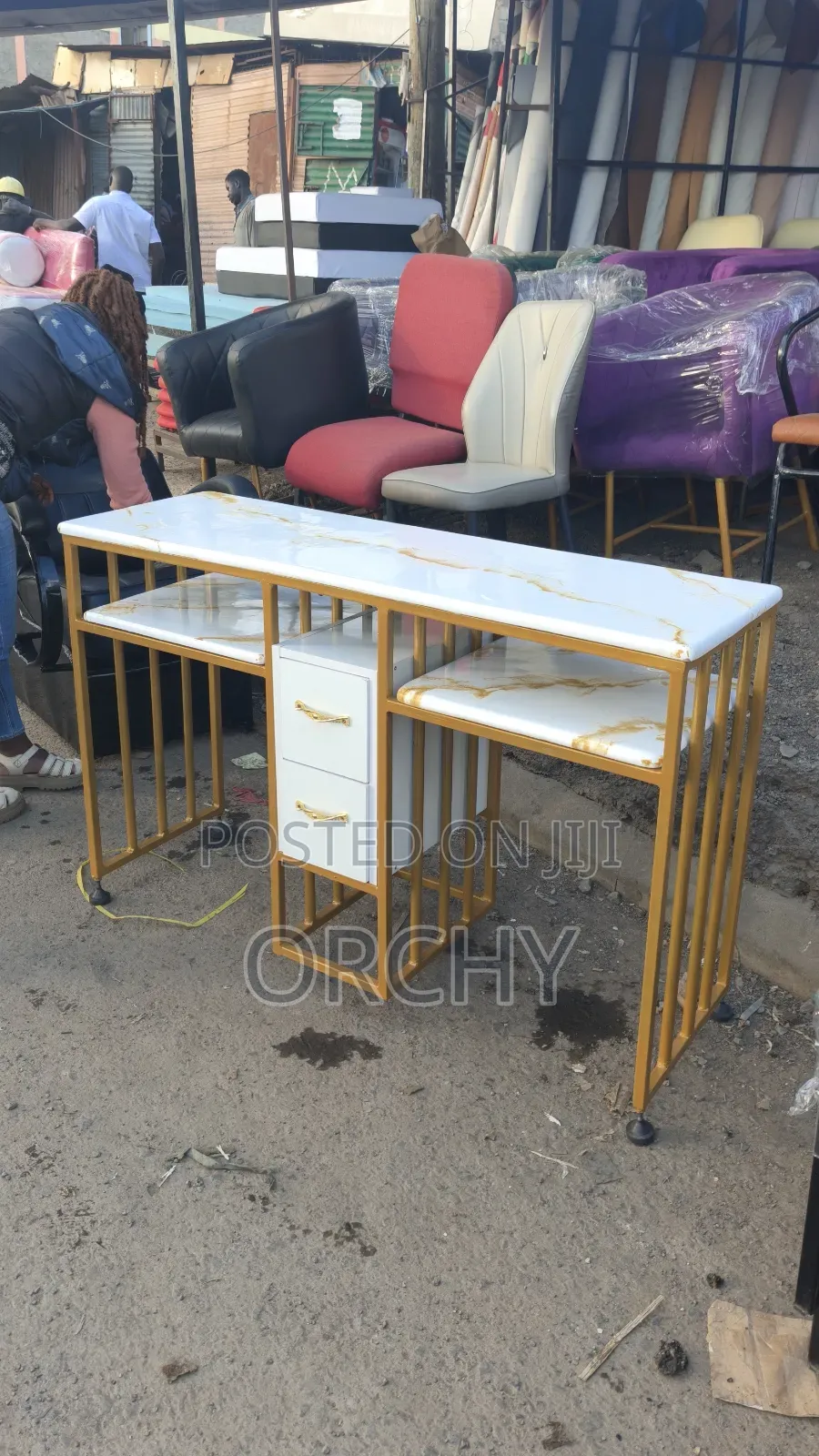 5ft Golden Manicure Table