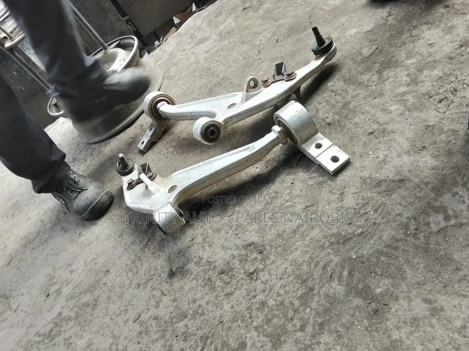 Original Ex Japan Nissan Ex-Trail Front Control Arms