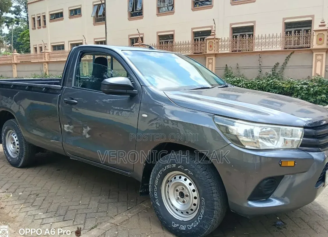 Toyota Hilux 2017 Gray