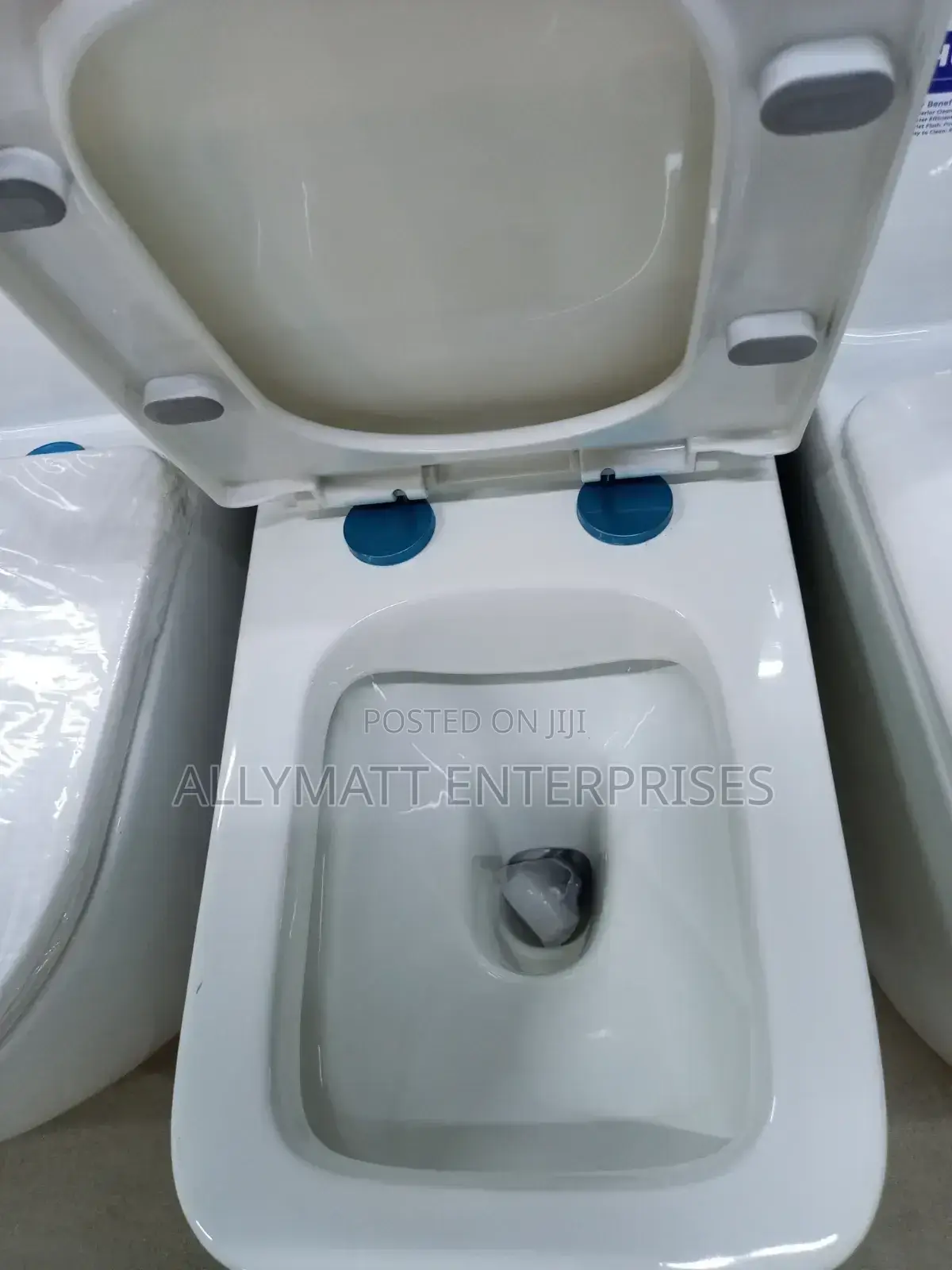 Square One Piece Toilet