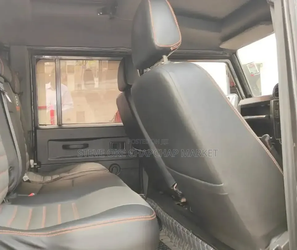 Land Rover Defender Puma 110 2.4 TD 2012 Gray