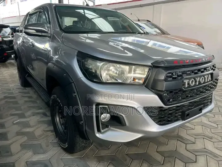 Toyota Hilux 2018 Silver