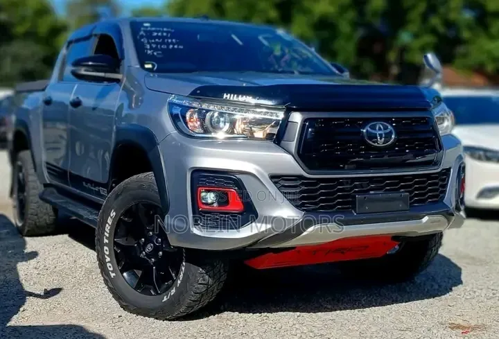Toyota Hilux 2019 Silver