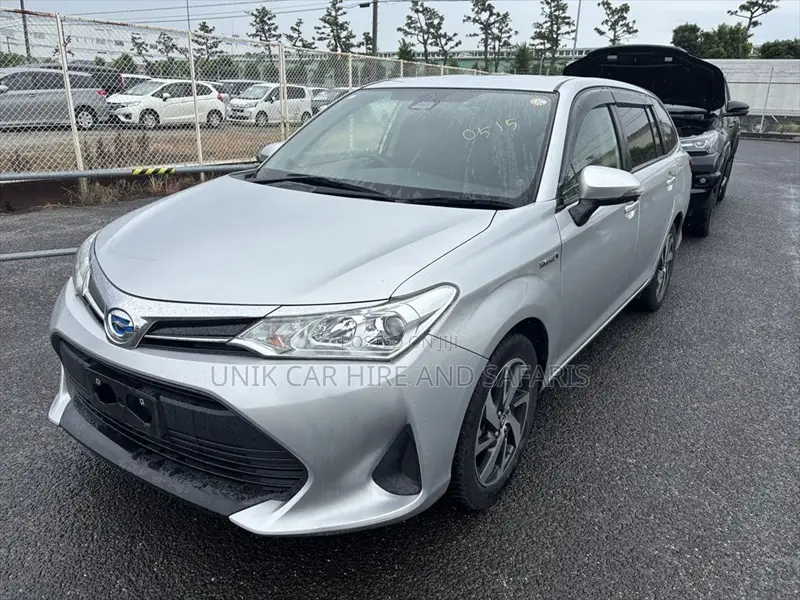 Toyota Corolla Fielder 1.5 Hybrid FWD 2020 Silver