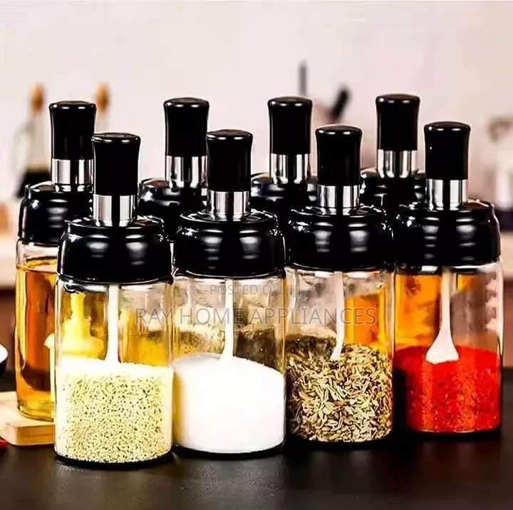 200ml Seasoning Spice Jar With Airtight Lid a Spoon