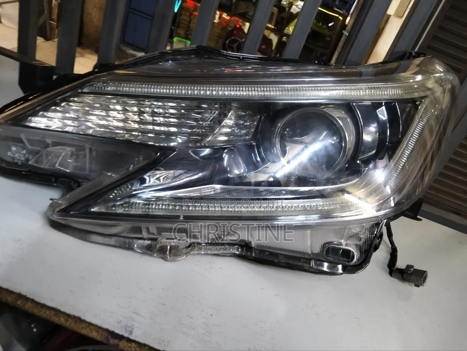 Mark X Headlight Xenon Left