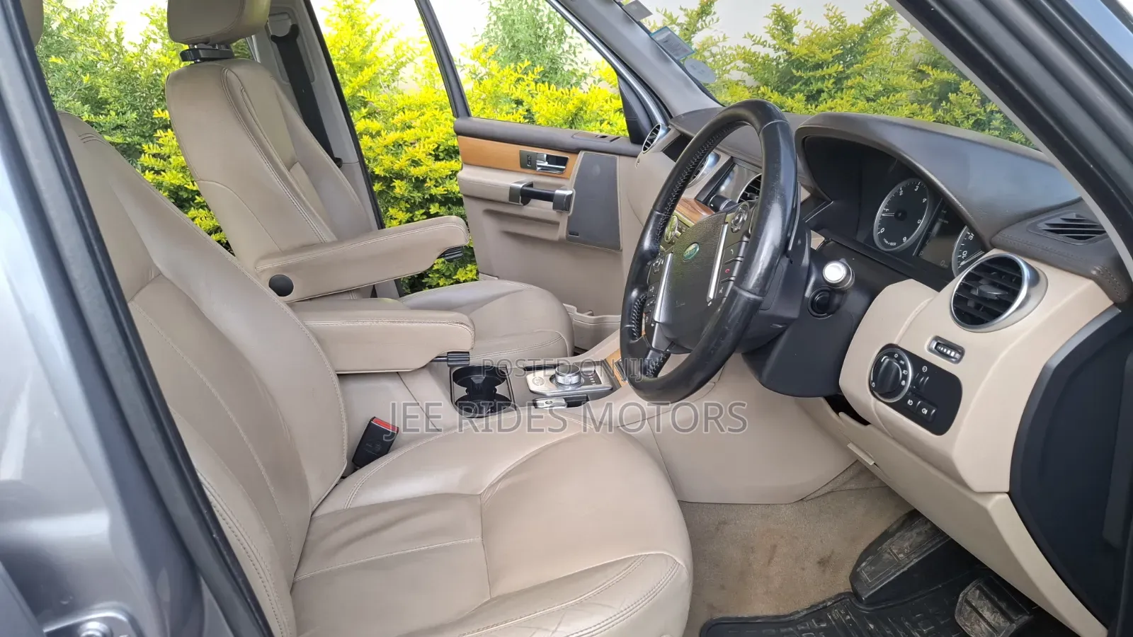 Land Rover Discovery 2013 Gray