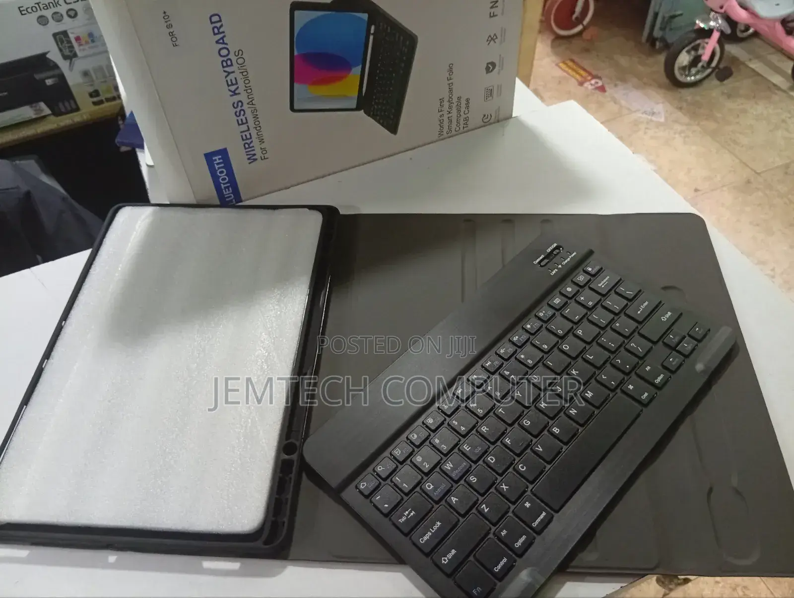 Smart Bluetooth Detachable Keyboard Case for Samsung S10+