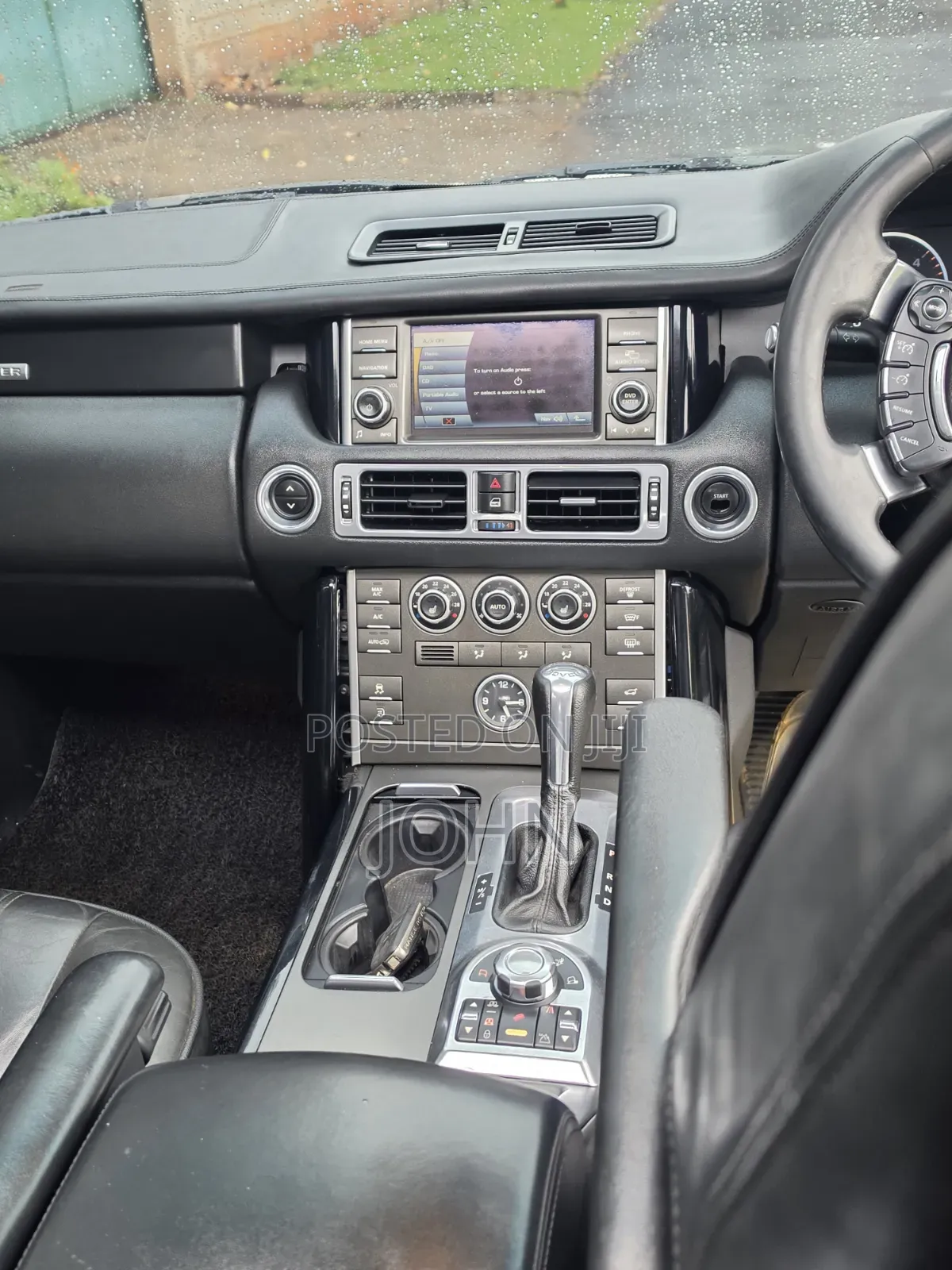 Land Rover Range Rover Vogue 2010 Pearl