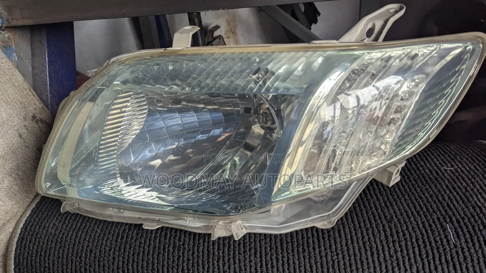 Axio / Fielder Headlight