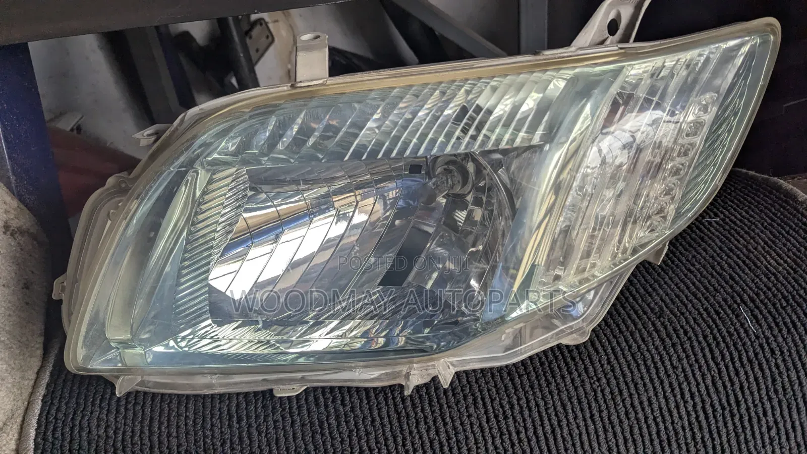 Axio / Fielder Headlight