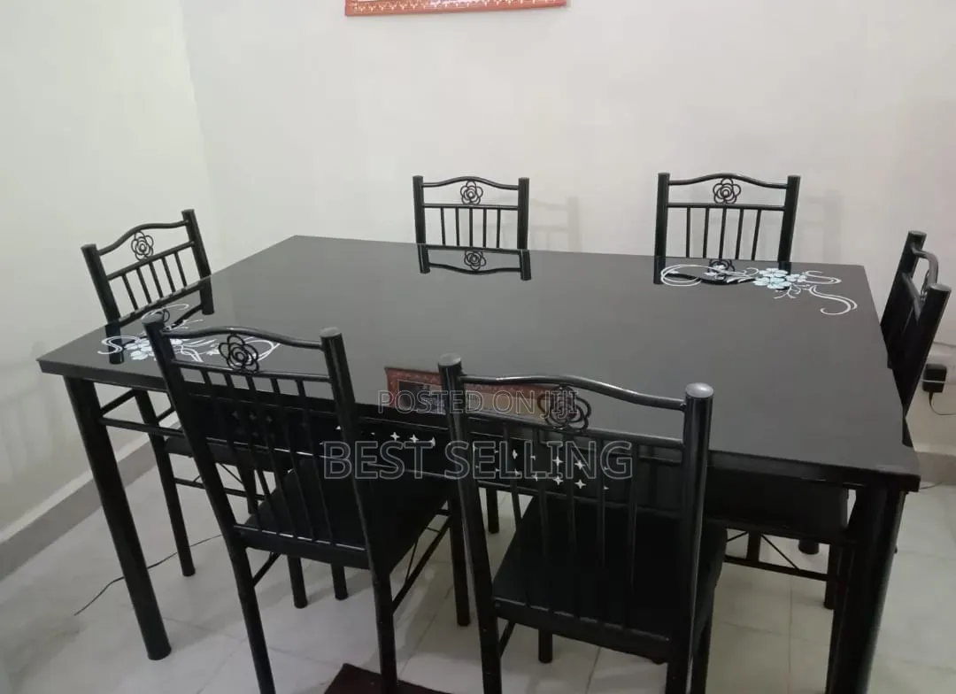 Top Glass 6 Seater Dining Table