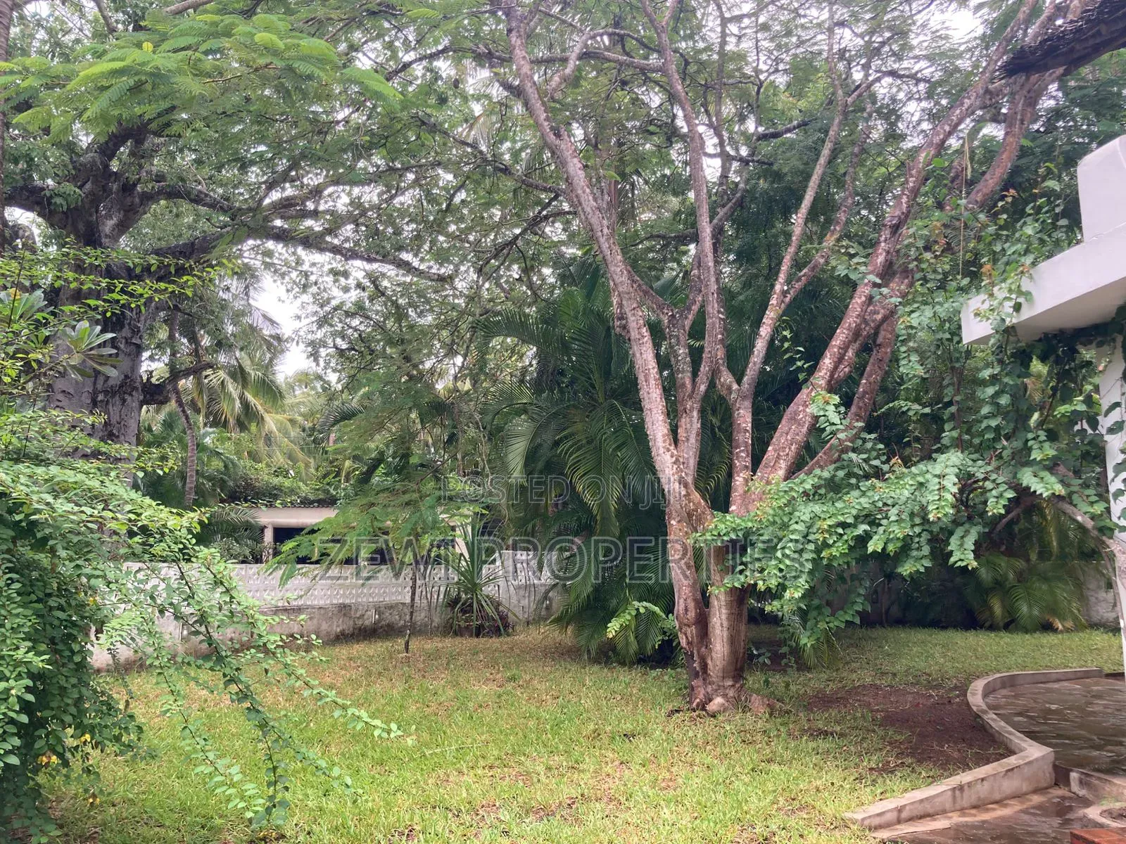 Furnished 2bdrm Villa in Diani for sale