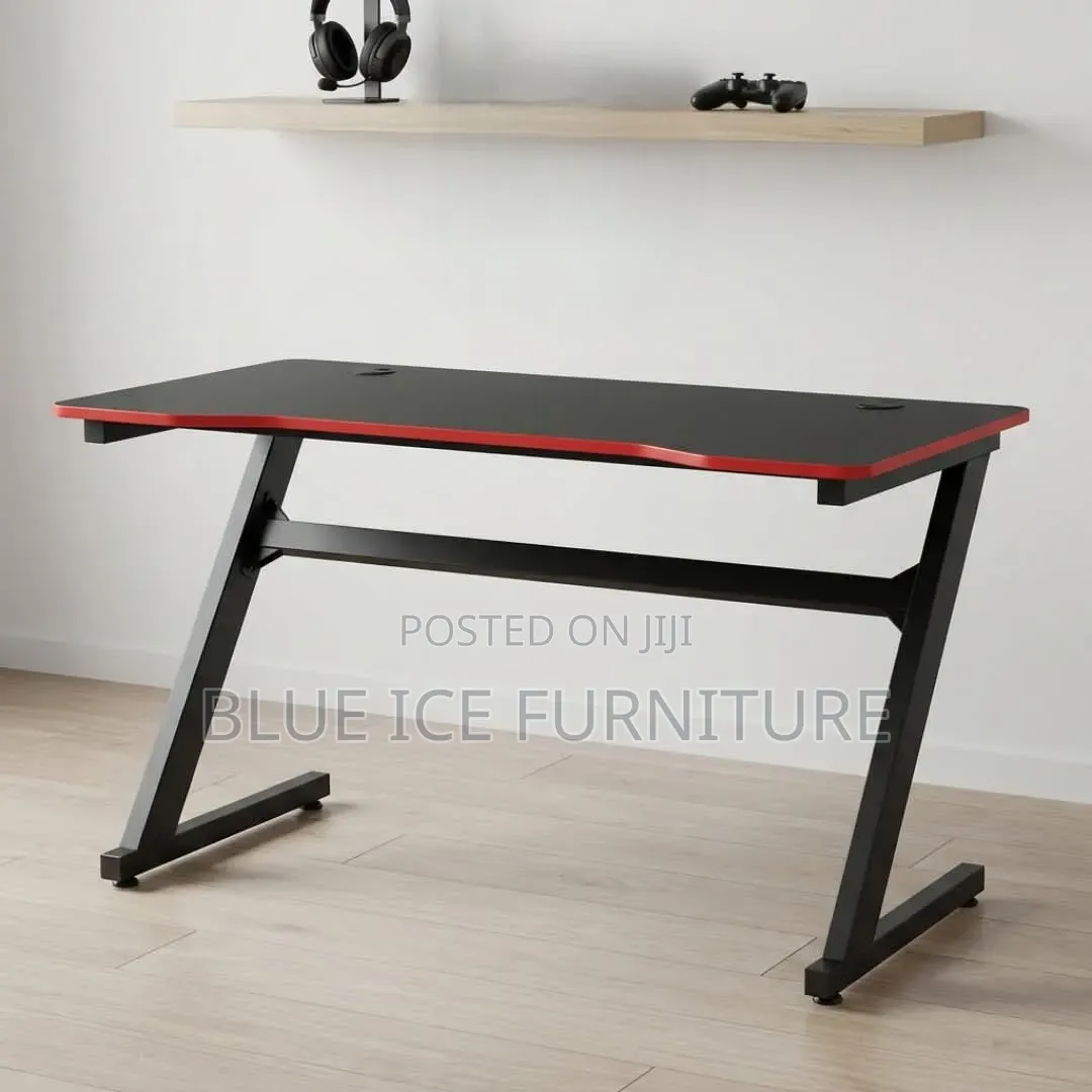 Gaming Table With Z-Shape Frame