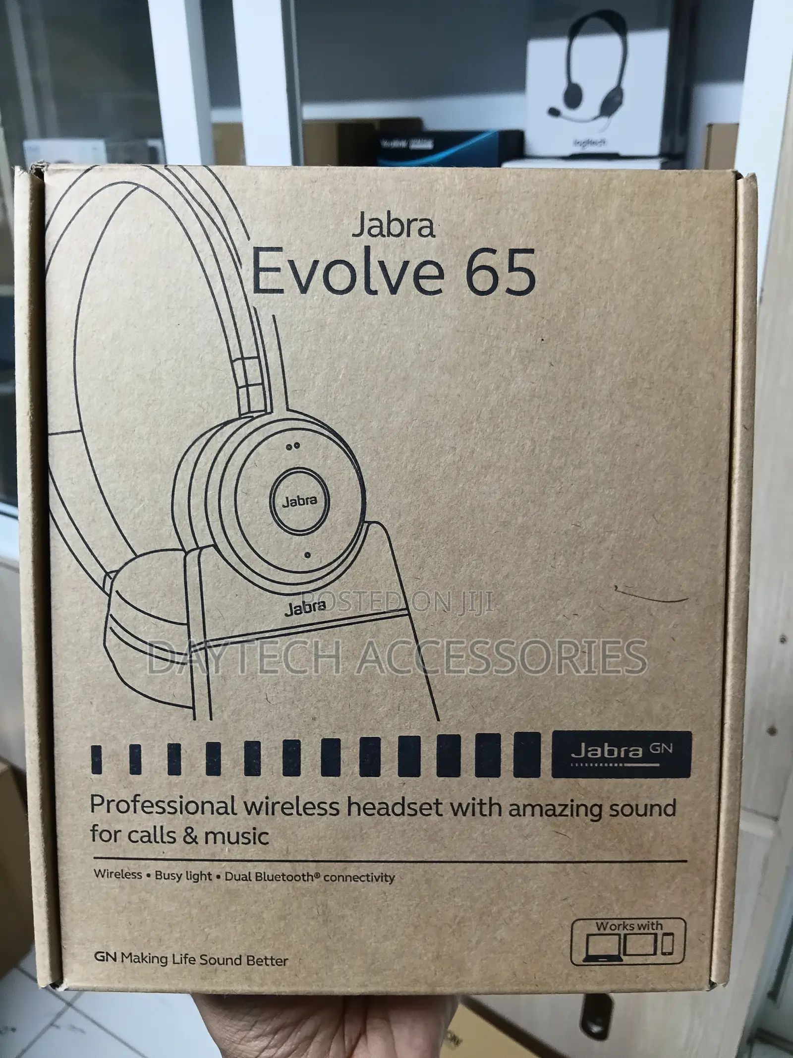 This Is a Jabra Evolve 65 Se Bluetooth Headset With a Charging Stand.