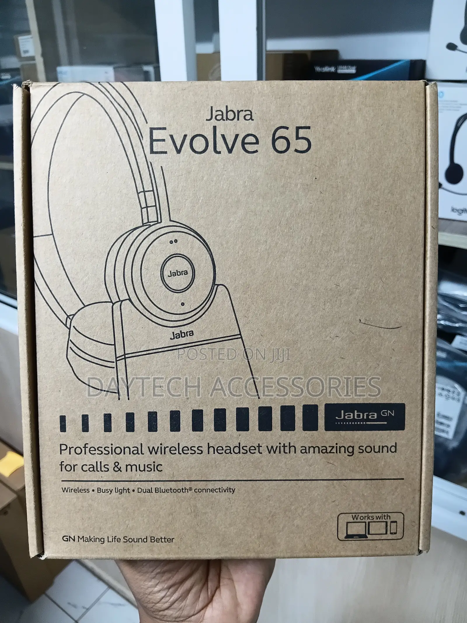 This Is a Jabra Evolve 65 Se Bluetooth Headset With a Charging Stand.