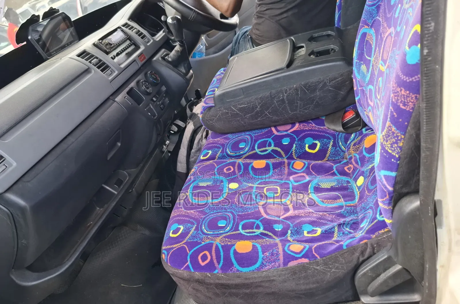 Toyota HiAce 2013 White