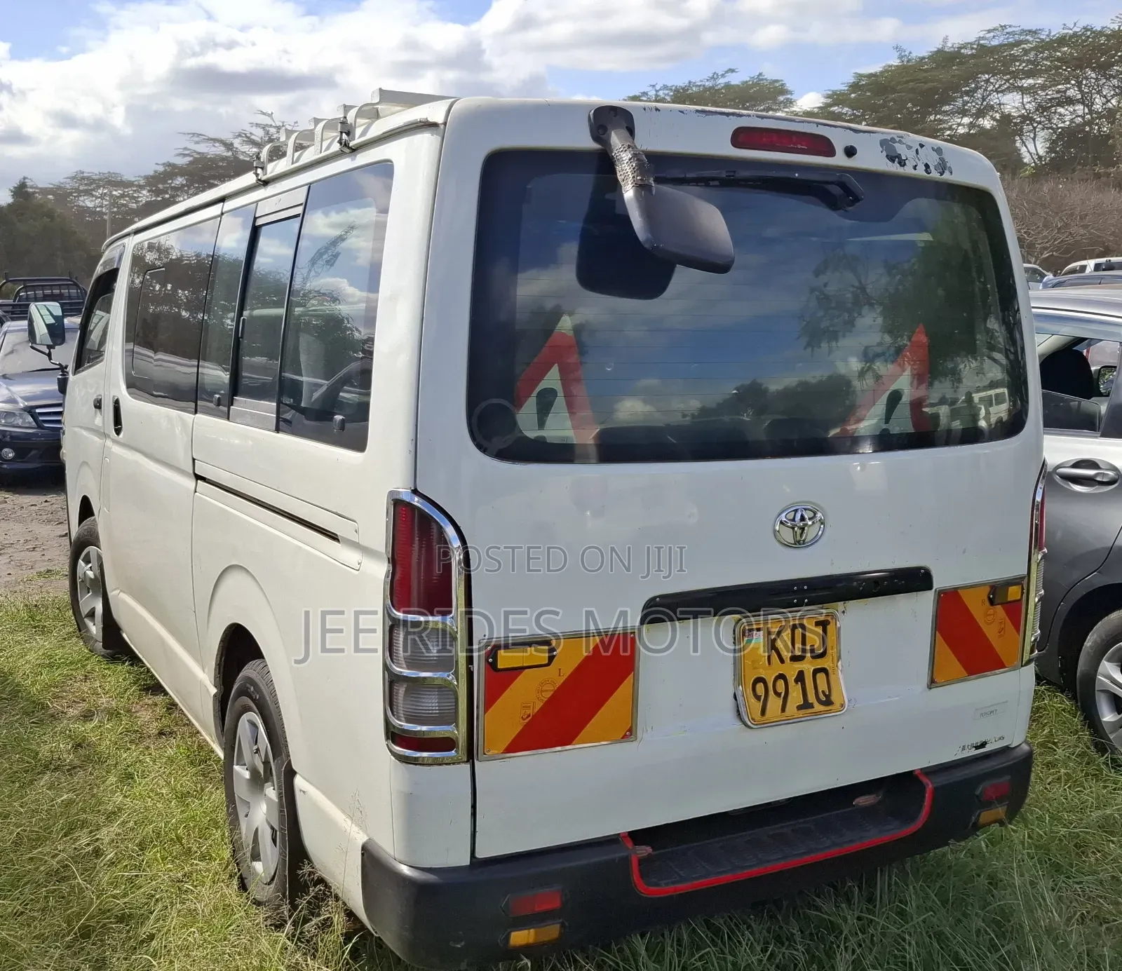 Toyota HiAce 2013 White