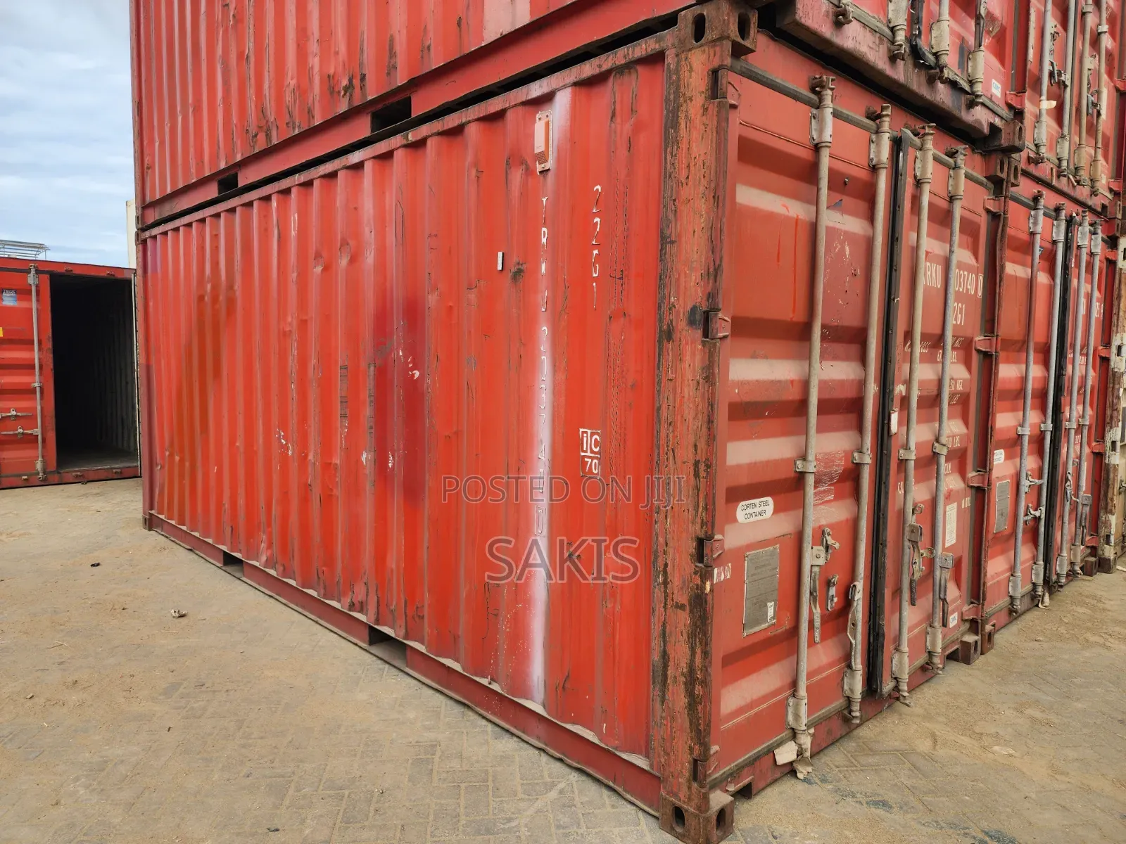 Immediate Dispatch! 20-Foot Empty Shipping Containers!