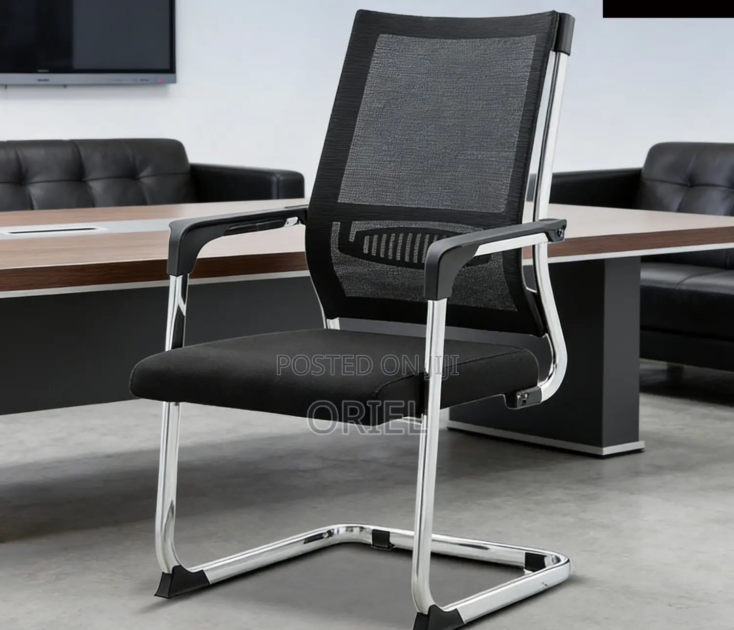 Office Chair : Black Mesh Boardroom Meeting Office Chair