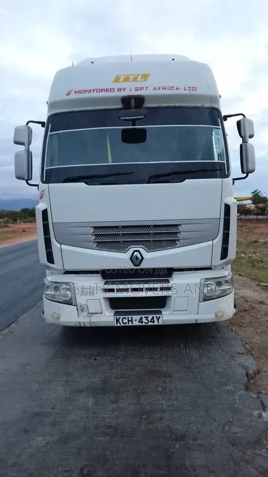 Trailer Truck for Delivery Accessible