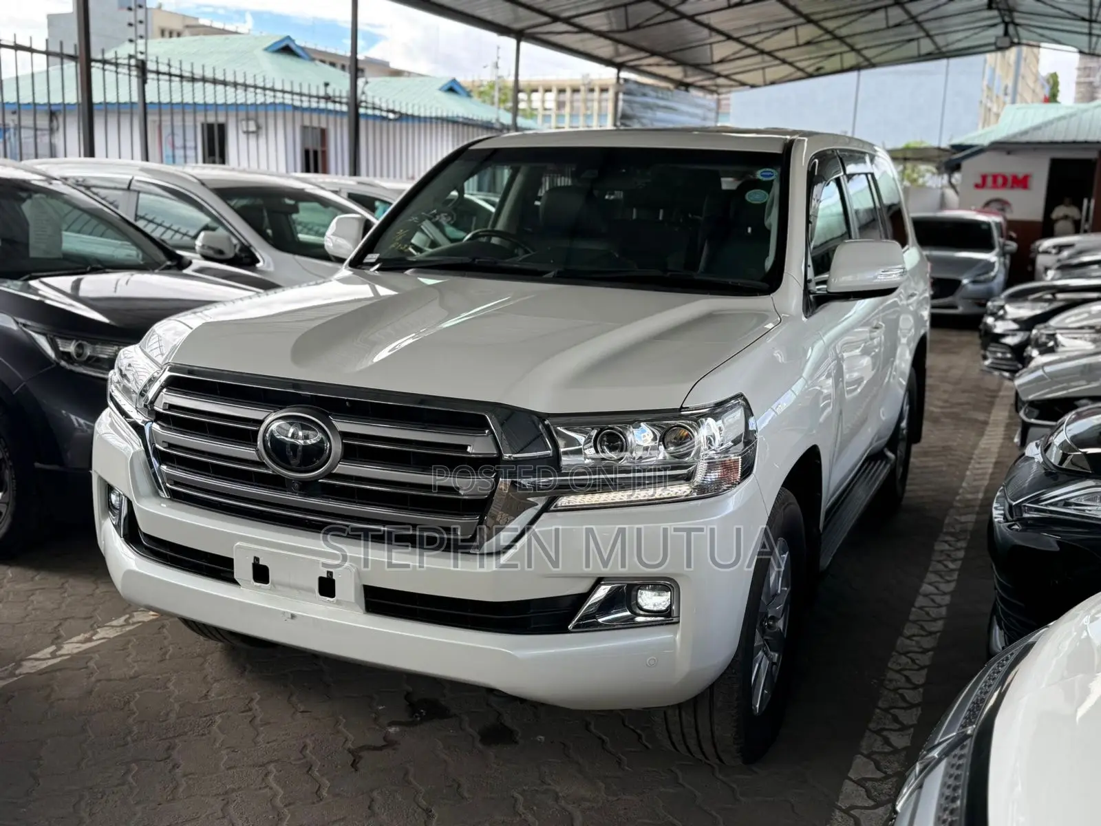 Toyota Land Cruiser 4.6 V8 AX 2019 White