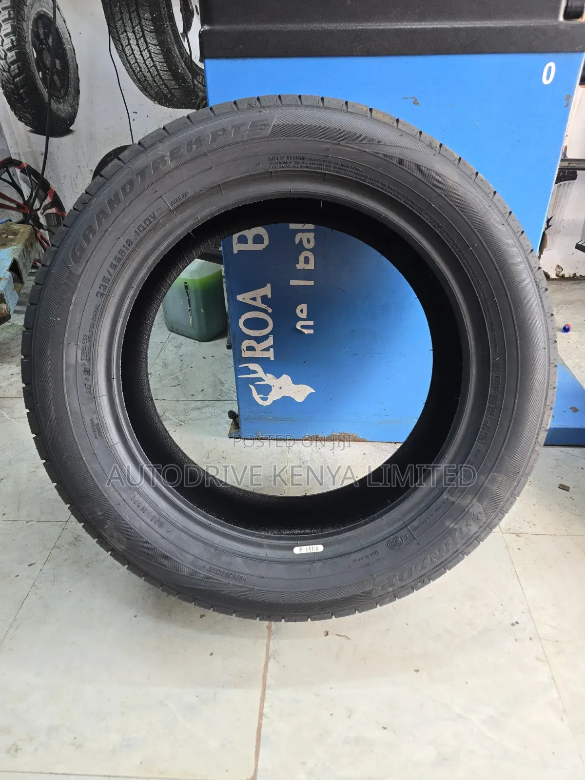 235/55r18 Dunlop Grandtrek Tire