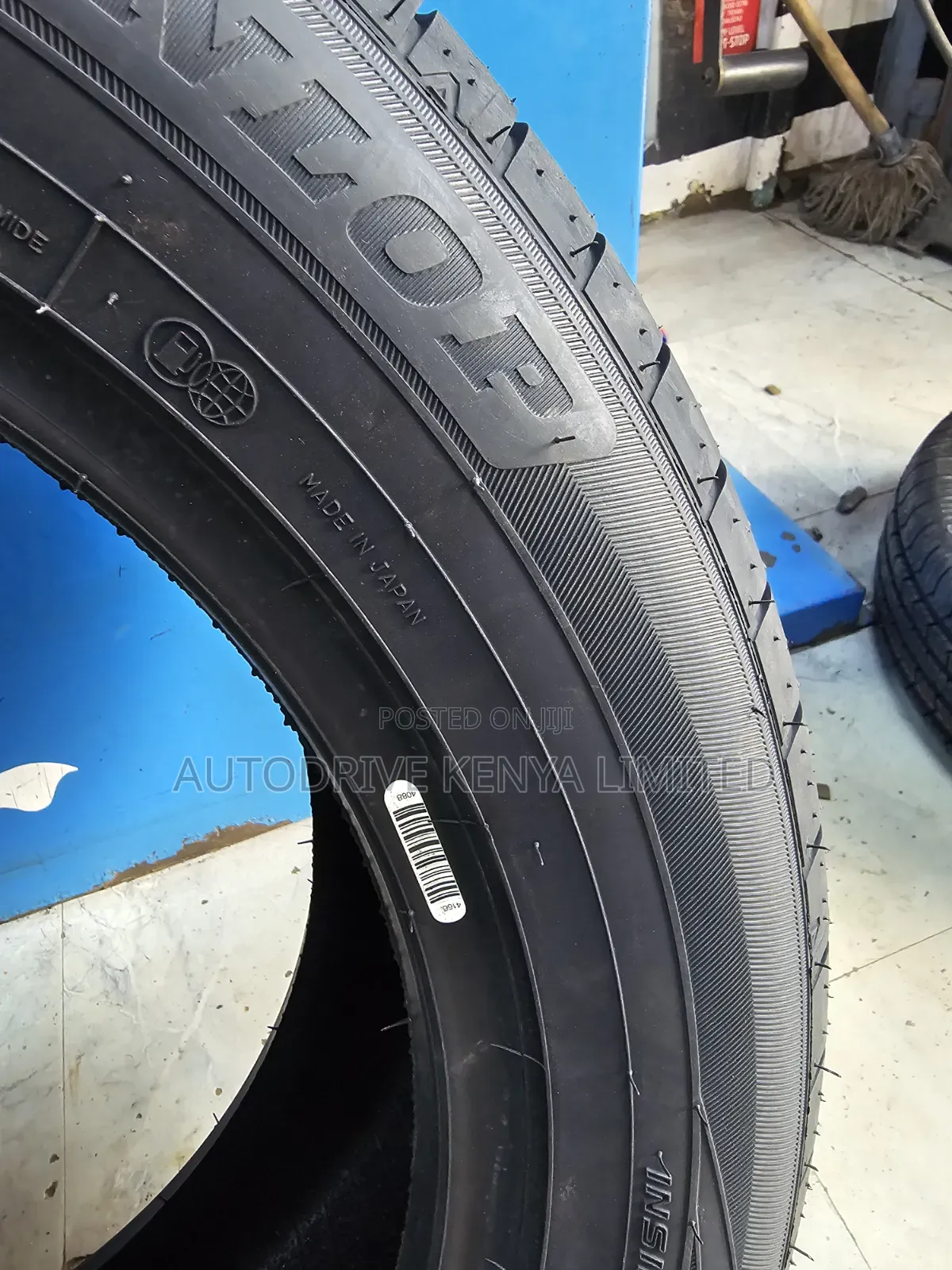 235/55r18 Dunlop Grandtrek Tire
