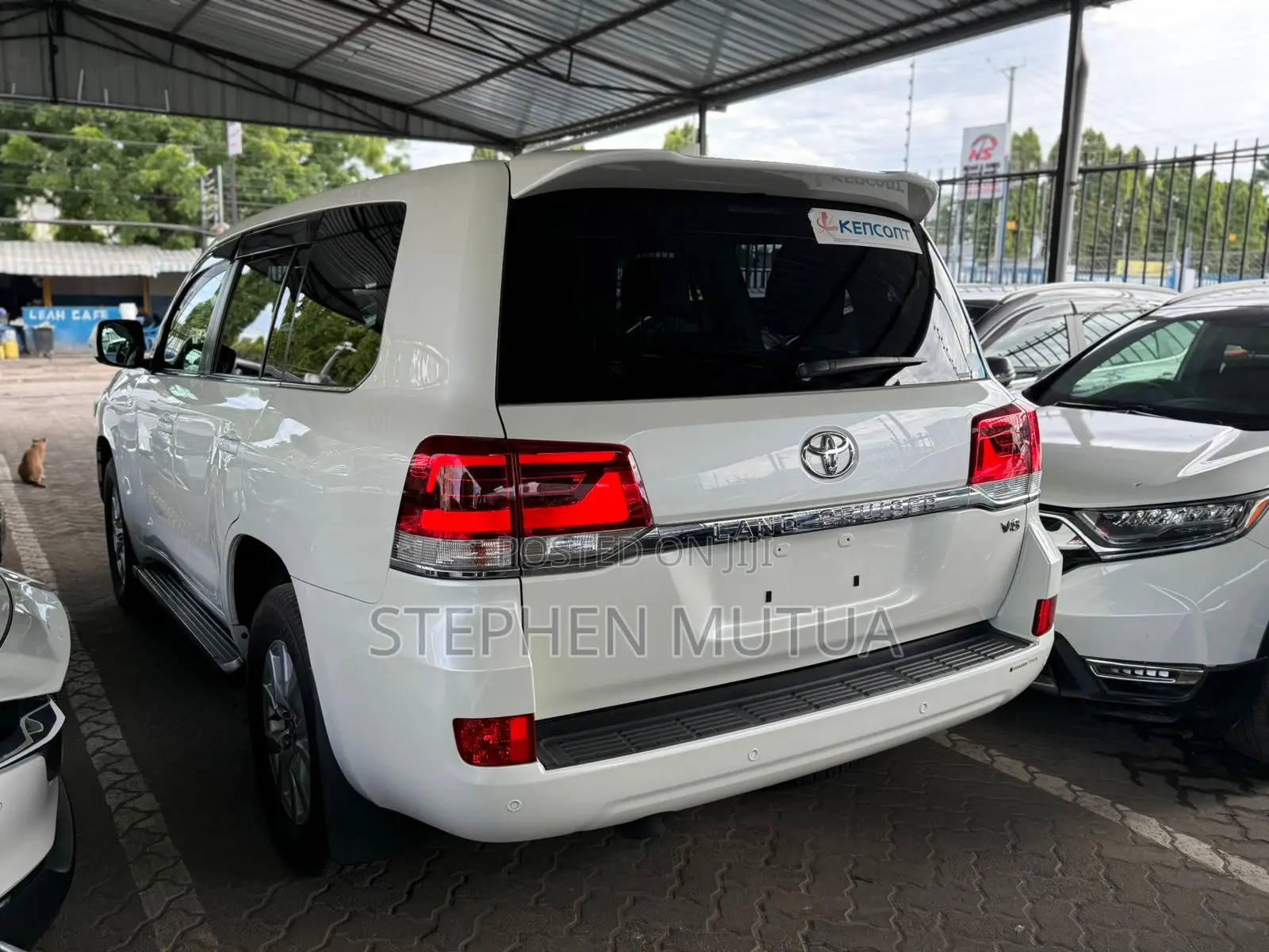 Toyota Land Cruiser 4.6 V8 AX 2019 White