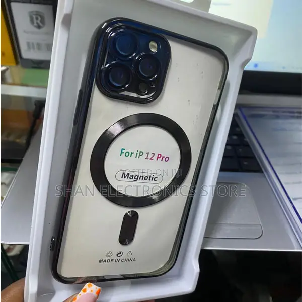 Brand New Apple iPhone 15 Pro Magsafe Case - Black
